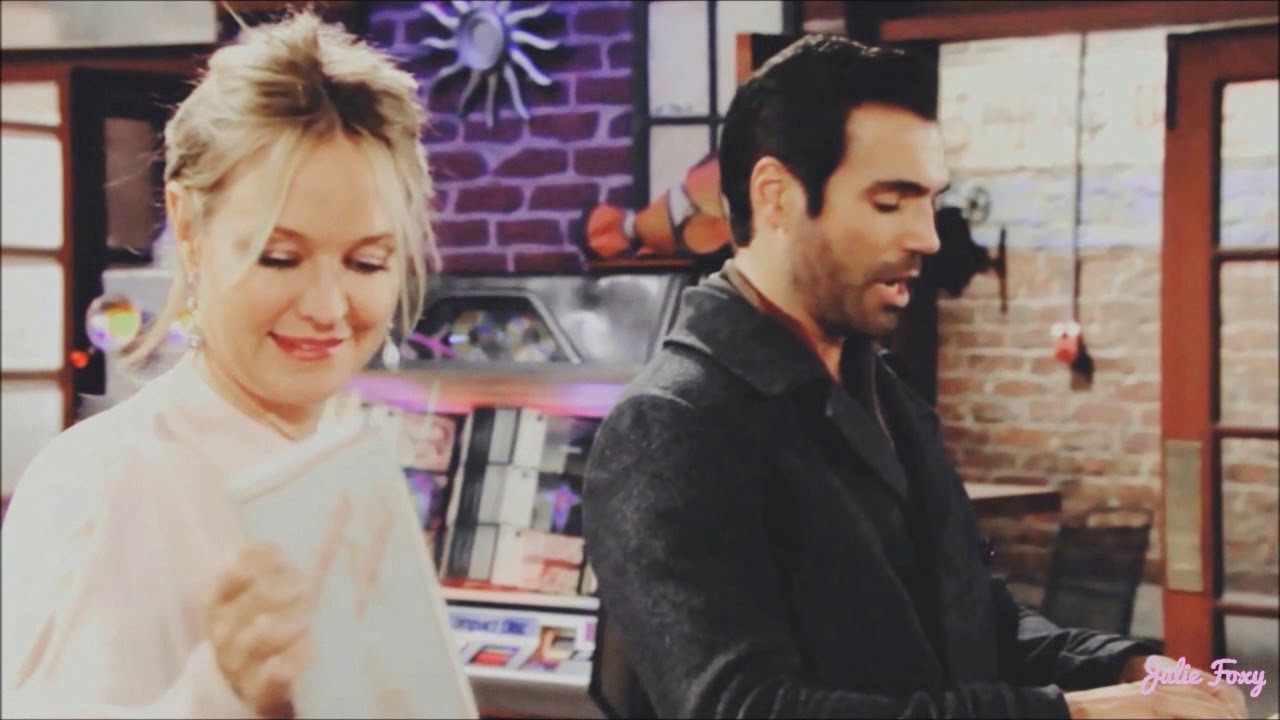 Sharon & Rey: the looks & the brains (humor)