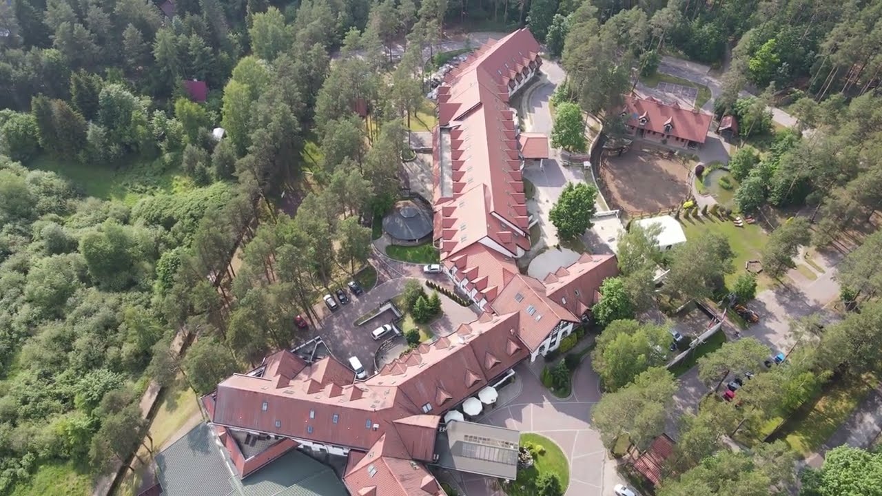 Hotel WARMIA PARK nad Jeziorem Pluszne w Pluskach - gdzie Warmia i Mazury łączą się w jedno.