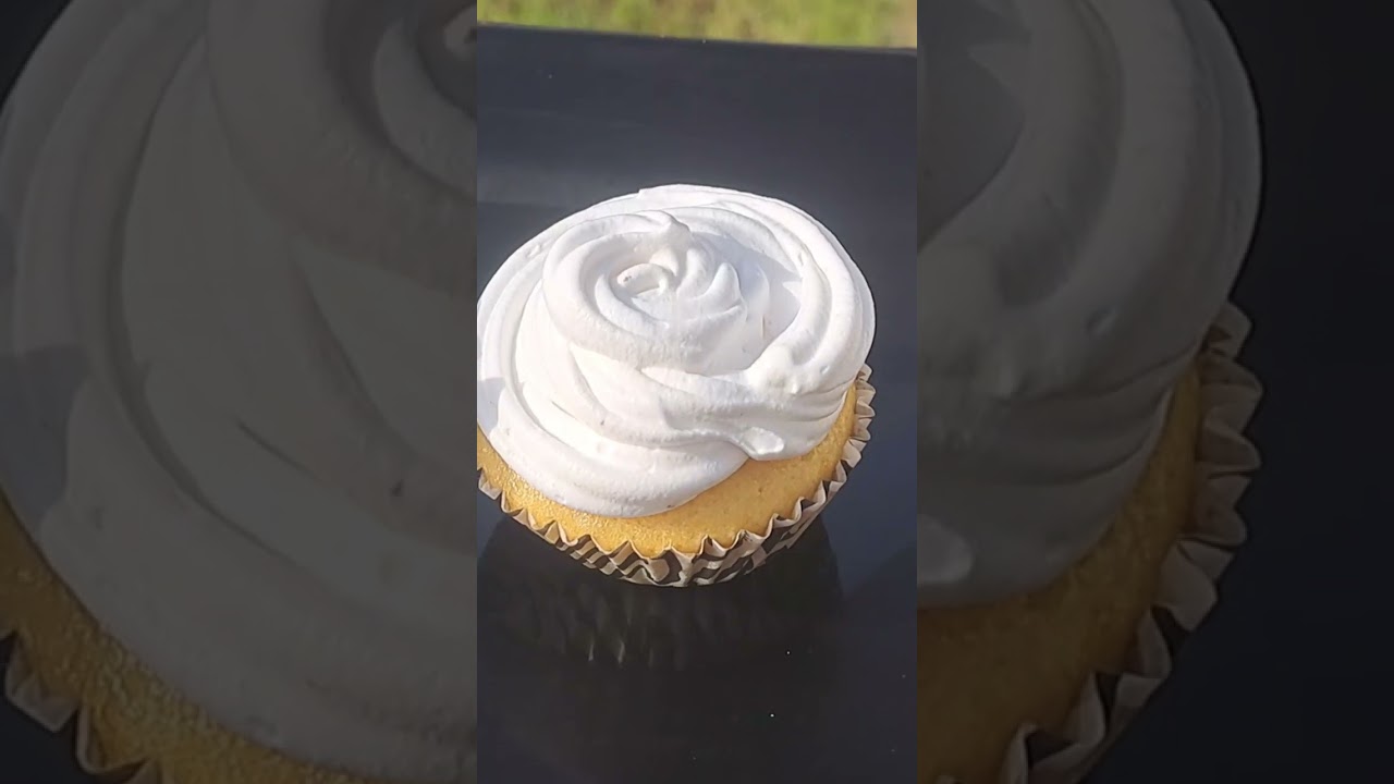 ONLY 33 calorie cupcake #lowcaloriecake #lowcalorie #cake #lowcalorie #lowcal #lowcaloriesnacks