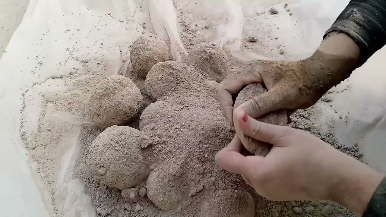 Pure grainy Cement crumbling in floor #RNdustyasmr#videoviral #crunch #youtubevide #oddlysatisfying 