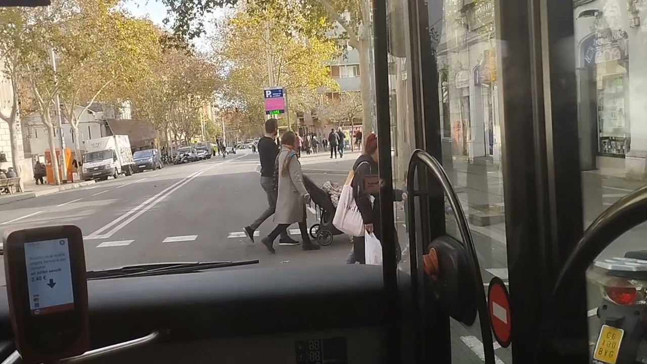 Viaje en el coche 5418 de TMB en la V27