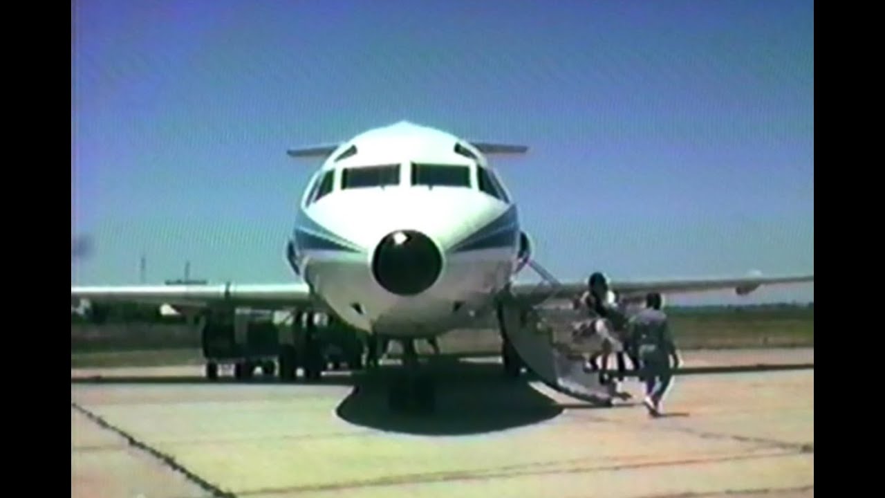 Aerolineas Argentinas Fokker F28 aterrizando en Villa Gesell (25/12/1989)