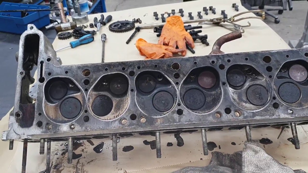 Mercedes w111 M129 motor revisie cilinderkop