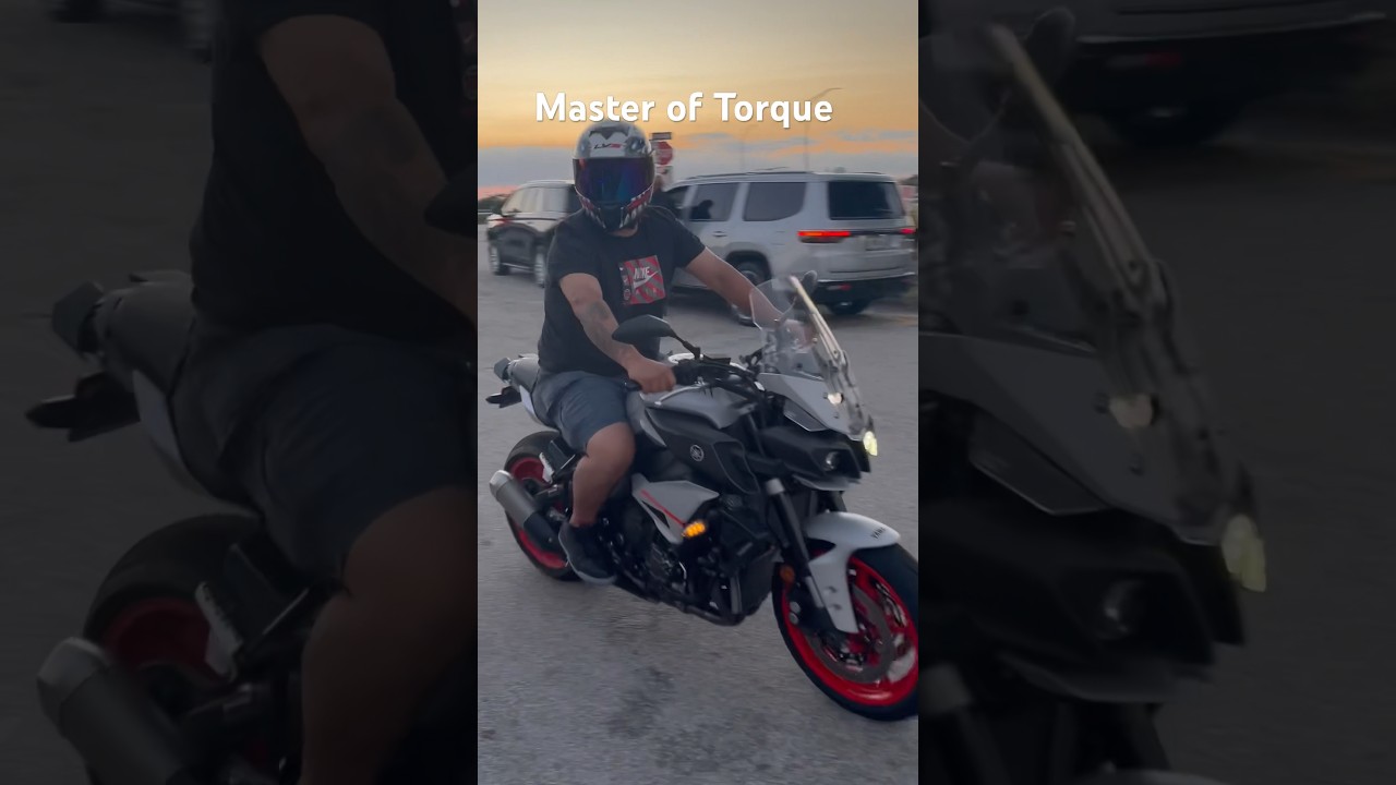 ❤️&zwj;🔥Master of Torque: Yamaha MT 10 Sunset Ride!