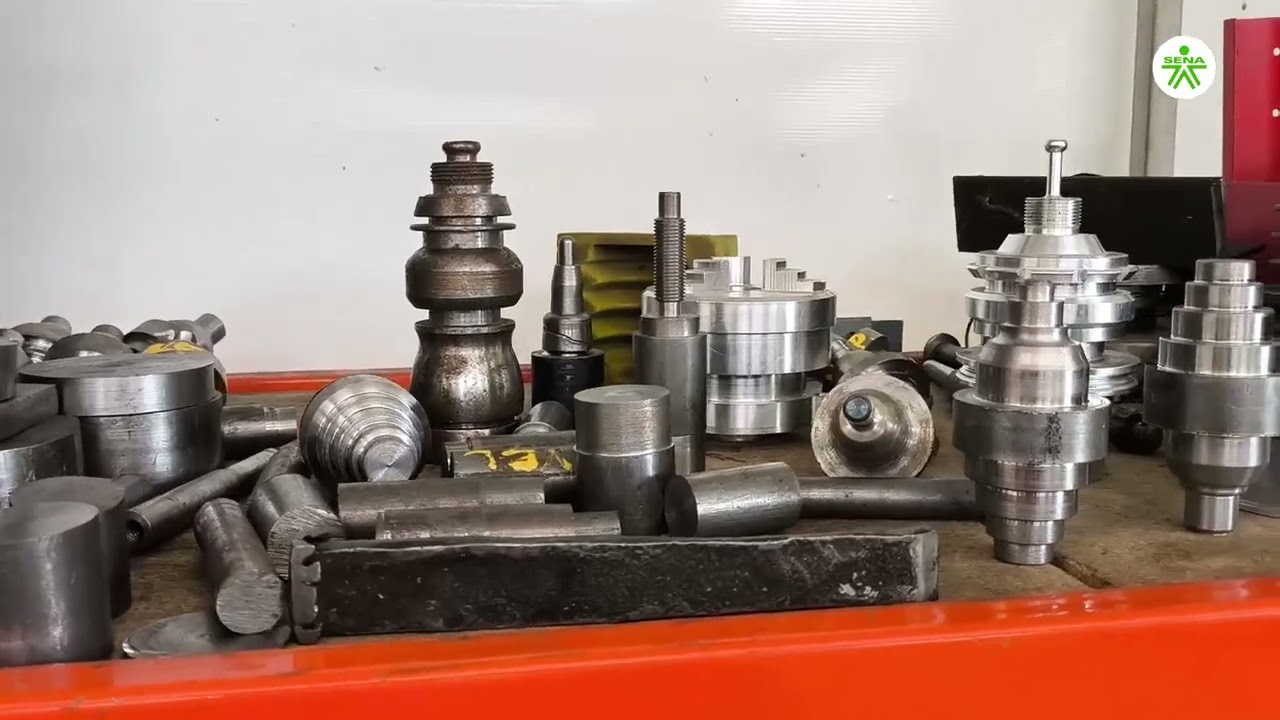 Tecn&oacute;logo En Producci&oacute;n De Componentes Mec&aacute;nicos Con M&aacute;quinas De Control Num&eacute;rico Computarizado #cnc