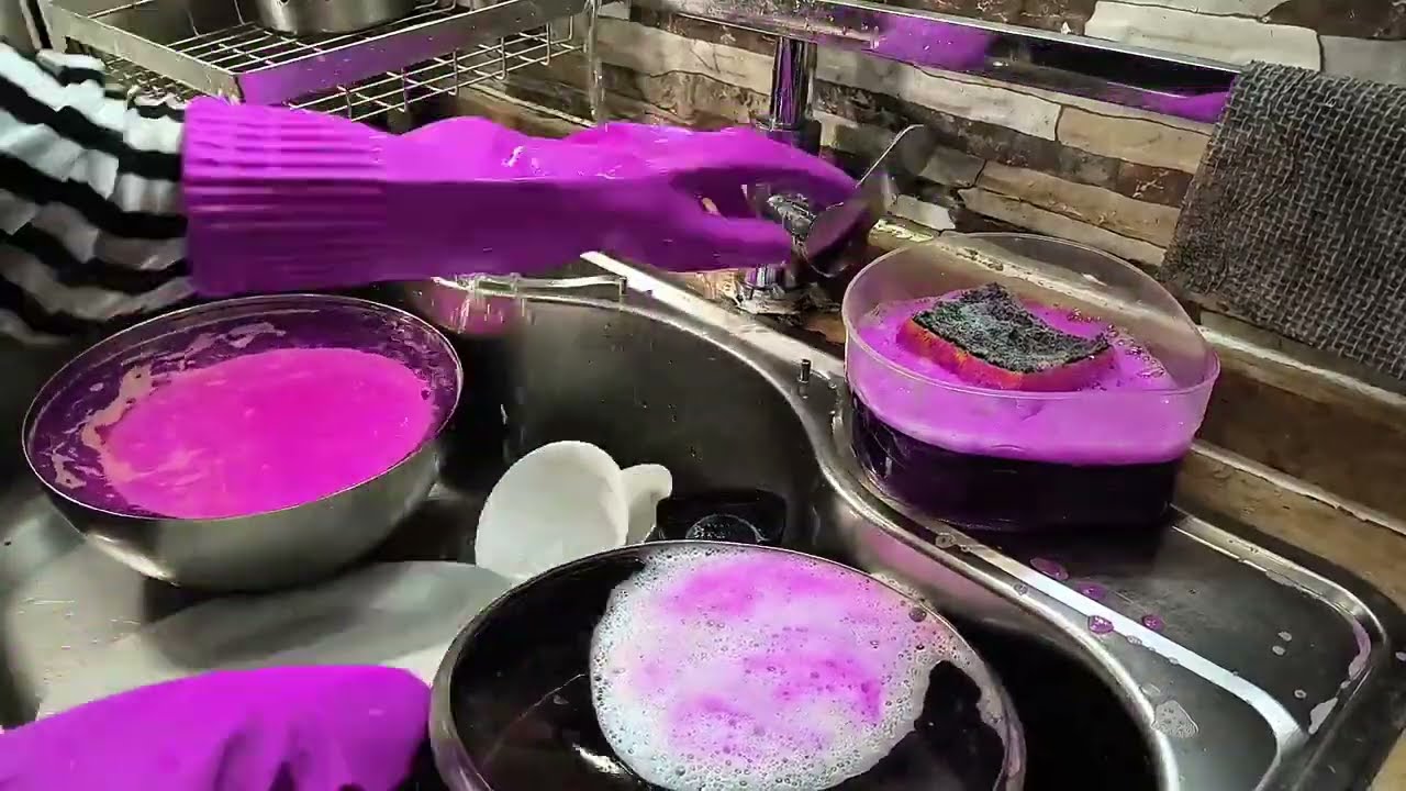 The Most Satisfying Dishwashing You’ll Watch Today