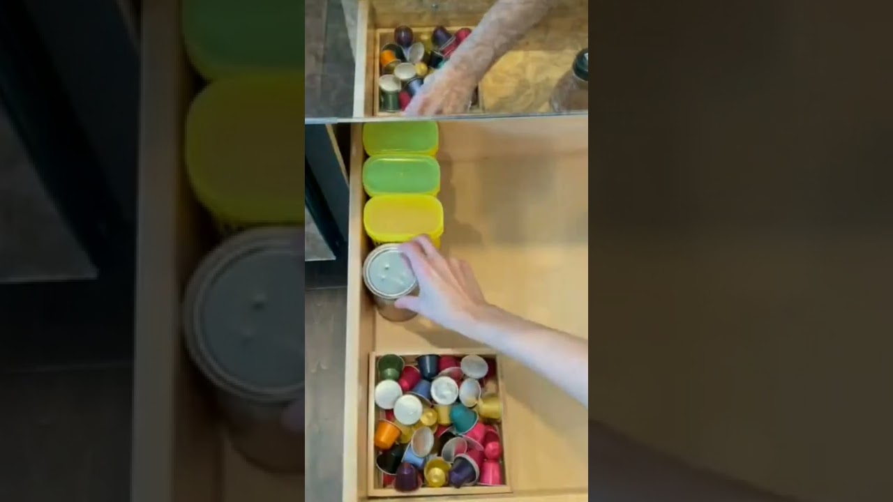 Organisation the drawers in the coffee station 