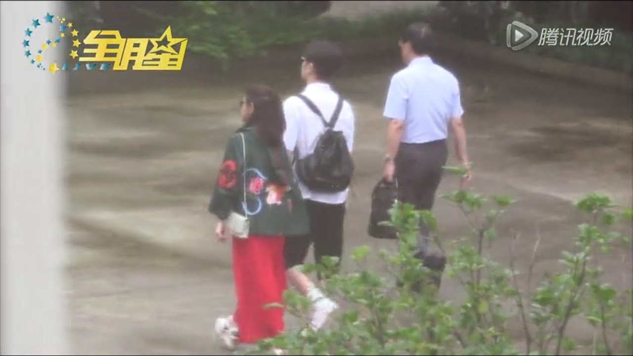 0705全明星直播陈晓陈妍希前往民政局登记