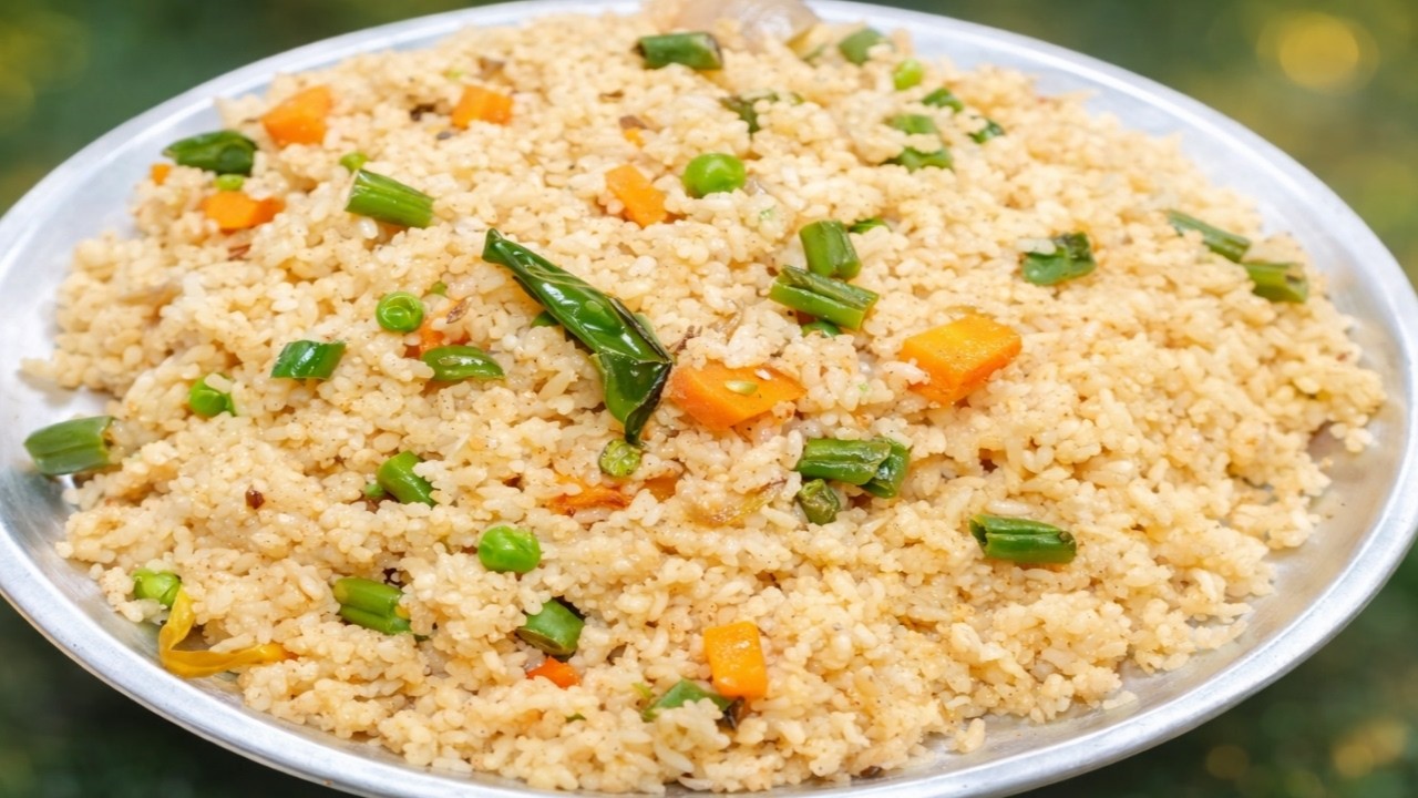 Vegetable Fried Rice ಒಮ್ಮೆ ಮಾಡಿ ನೋಡಿ 😋 ತುಂಬಾನೇ ರುಚಿಕರ | Easy Veg Fried Rice Recipe Kannada