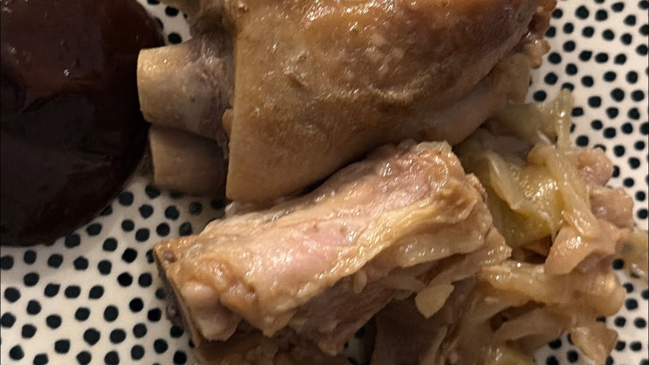 Приготовление блюд южной кухни - Как я готовлю свиные ножки (ЕШЬТЕ ВМЕСТЕ СО МНОЙ)