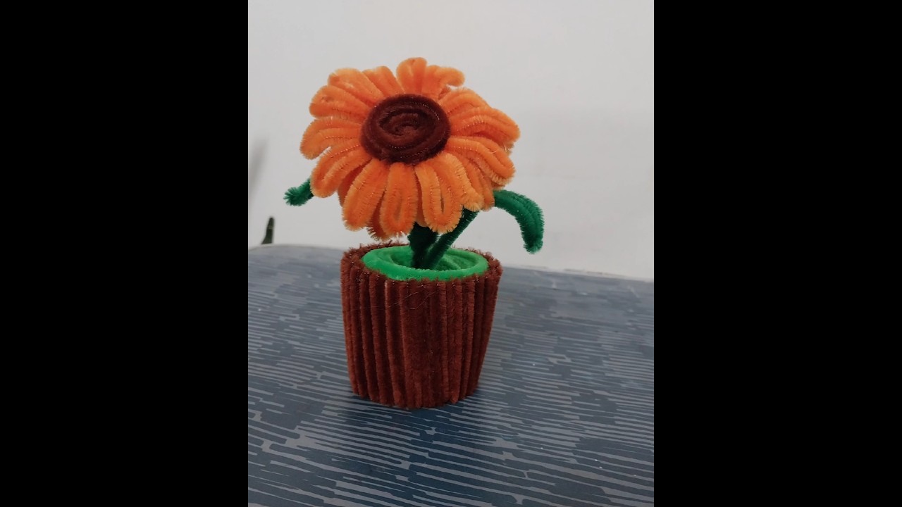 How To Make Sunflower 🌻 From Pipe Cleaner # Shorts # Daisy Arts # Sunflower #