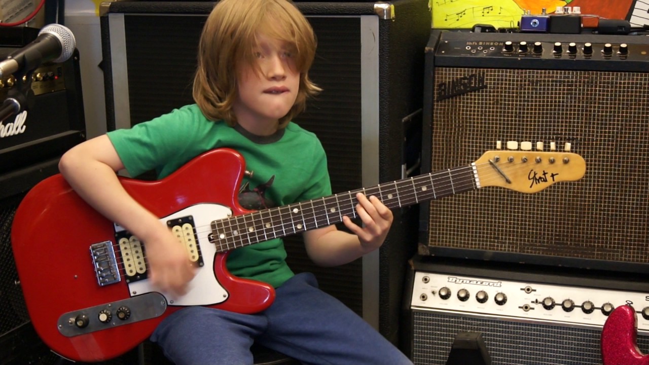 RIXDORF MUSIC COMPANY present: Johann (8Jahre) spielt in der Hermannstra&szlig;e
