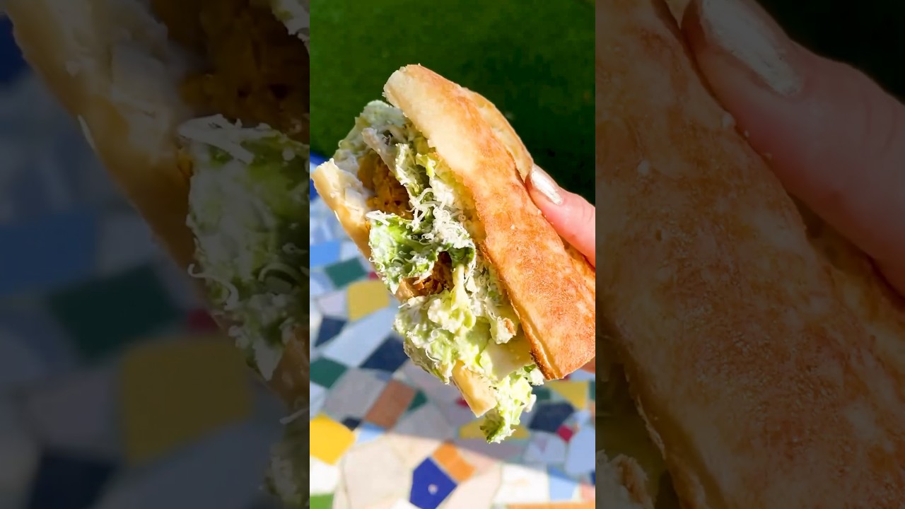 High Protein Crispy Chicken Caesar Salad Sandwich! Only 420 Calories! 🍗🥗🥪 #food #shorts