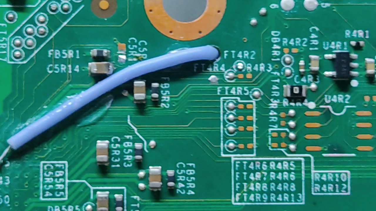 Pontos de solda do desbloqueio RGH 3.0 na placa Trinity