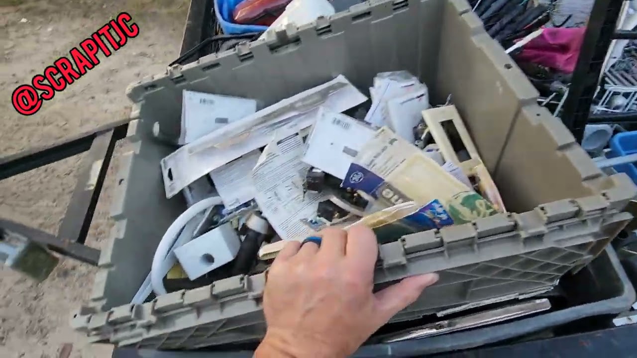 Getting scrap from the Auction guys. #scraplife #metalrecycling