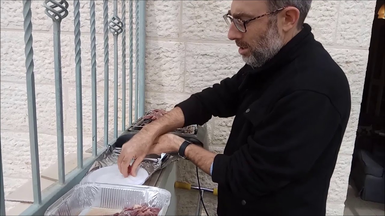 איך צולים ומכשירים כבד? הלכה למעשה עם הרב מנחם קופרמן