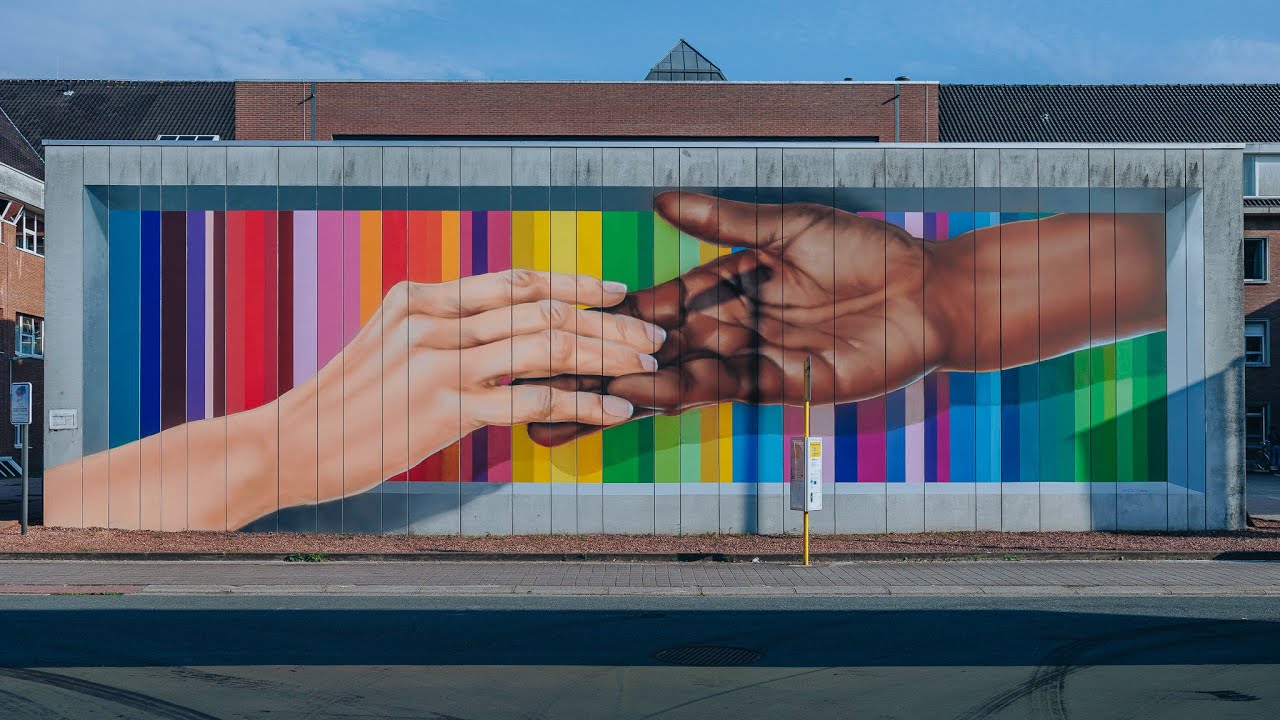 'Everyone' mural painting process by Artoon