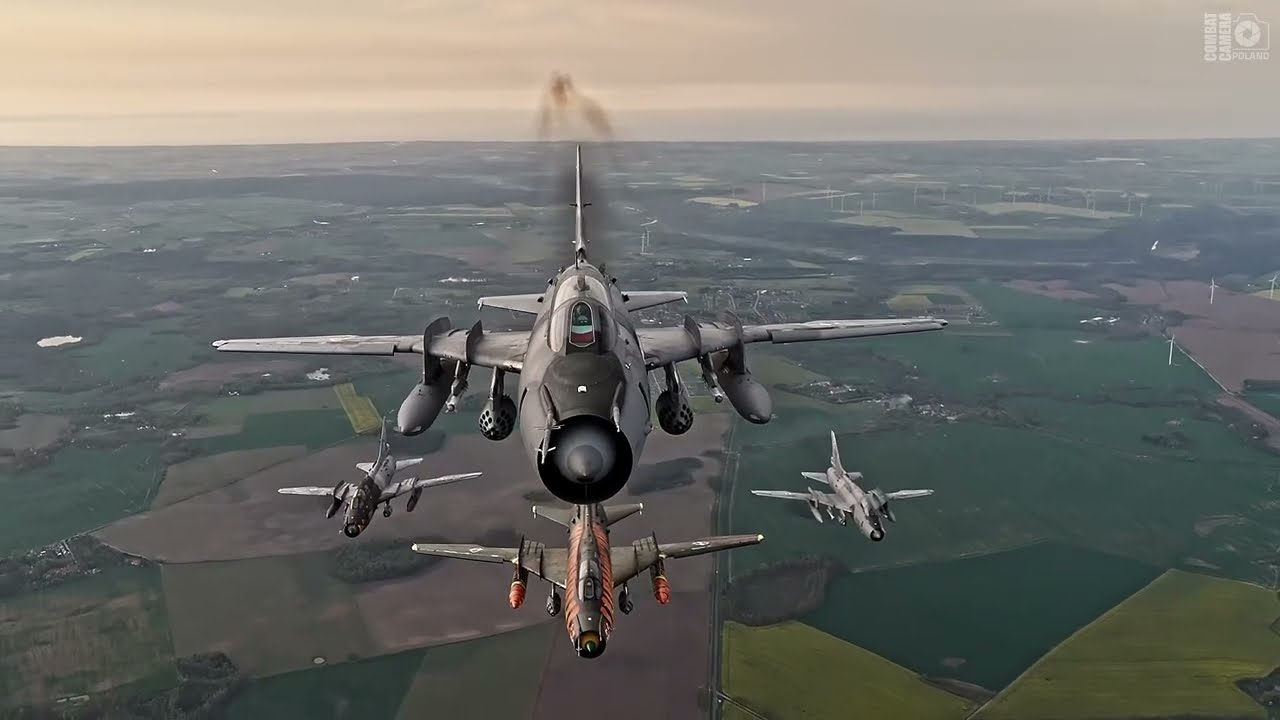 Legendarne Su-22 odchodzą na zasłużoną emeryturę po ponad 40 latach służby w #polishairforce
