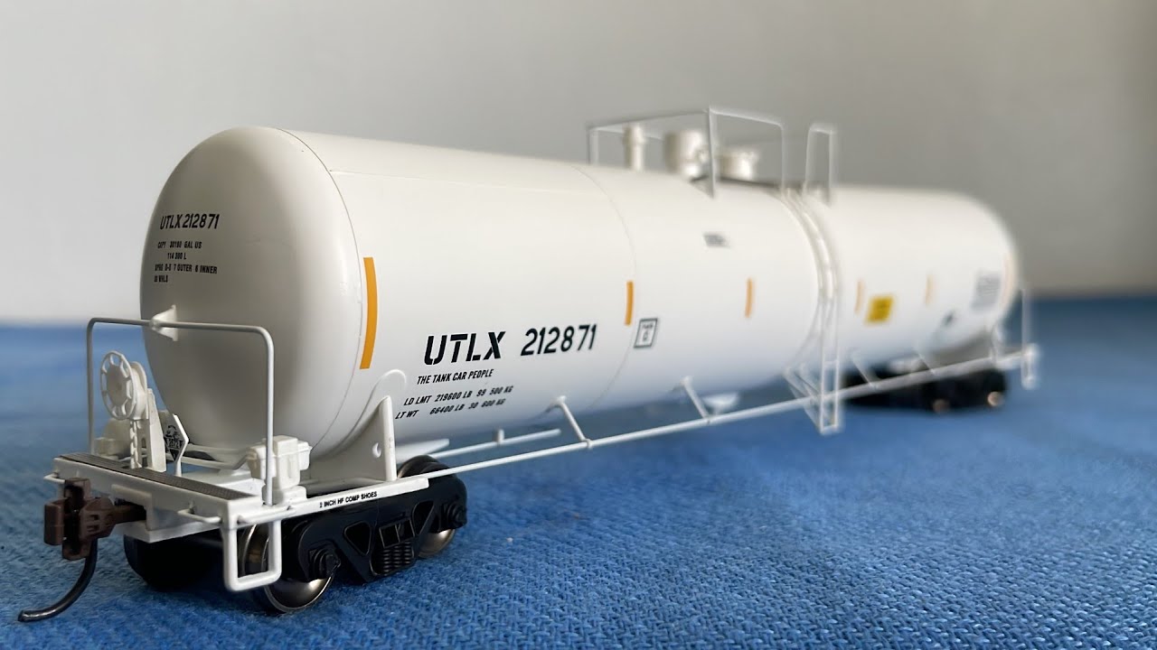 UTLX 30k Ethanol Tank Car (Athearn RTR) Review
