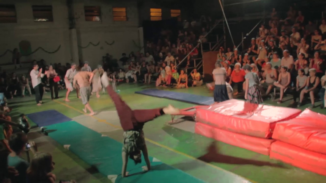 Muestra del Taller de Acrobacia de Piso x Julián Romano 2016