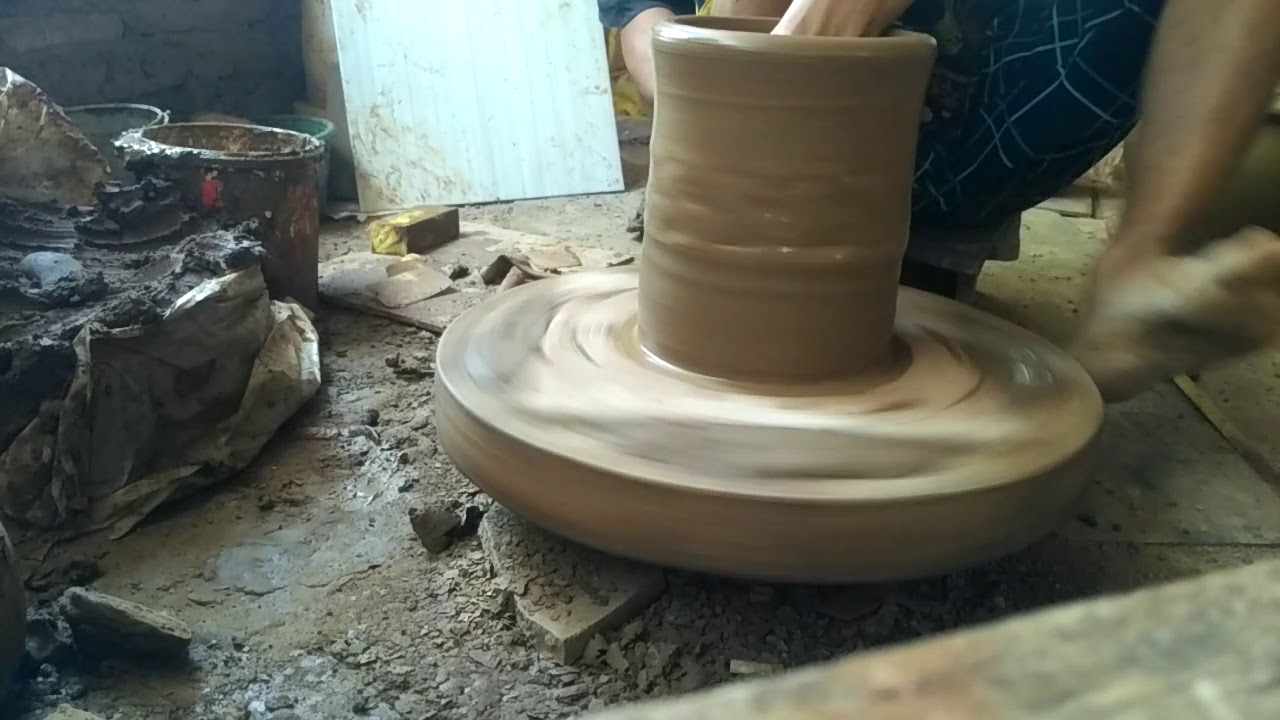Pembuatan Tembikar / Gerabah ... Dari Bayat Klaten Jawa tengah, ( Elvi Keramik)