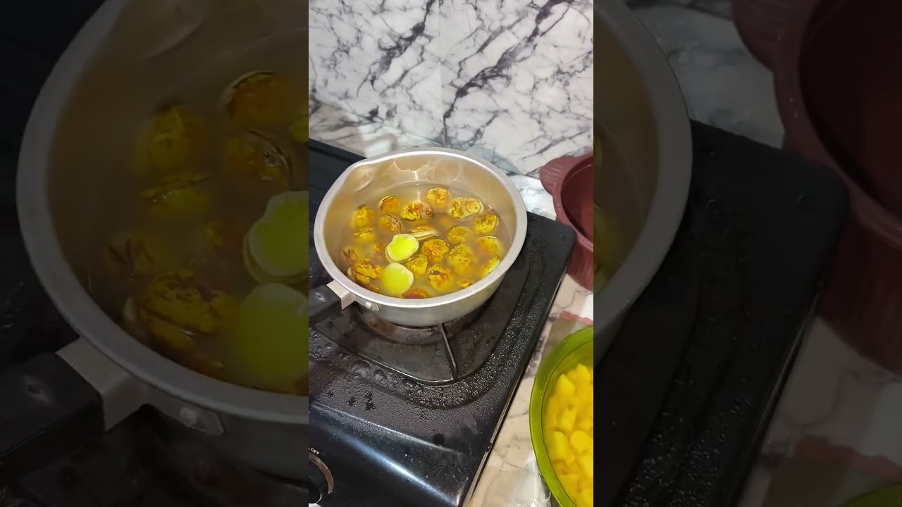 Malam nya kita main kerumah orang tua aku