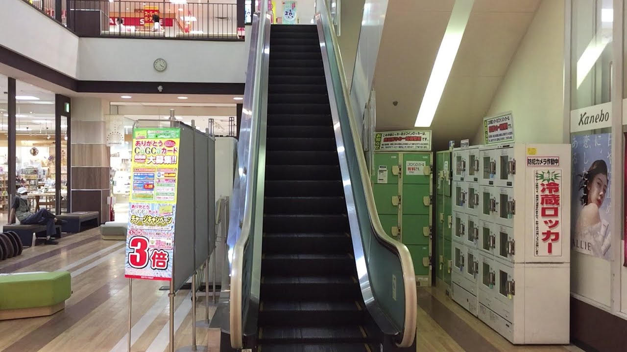 ヨシヅヤ 津島本店 エスカレーター