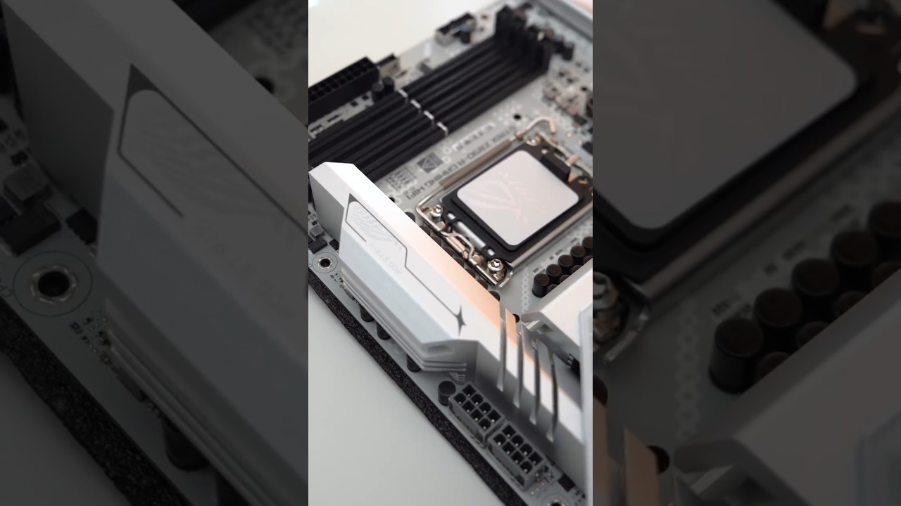 This is the Asus ROG Strix Z890-A Gaming Wifi motherboard 🤍 