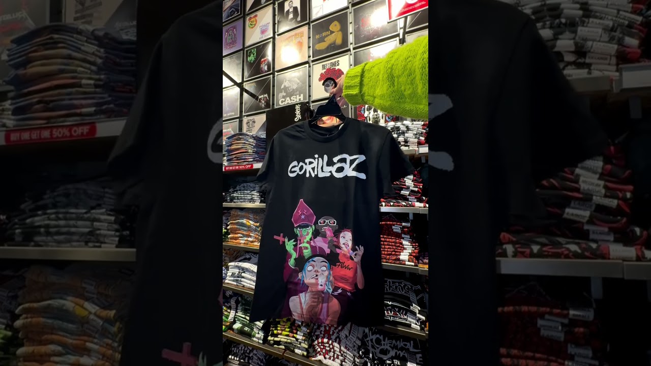 least you won't know which me you'll get that day. #spencers #graphictees #musicplaylist