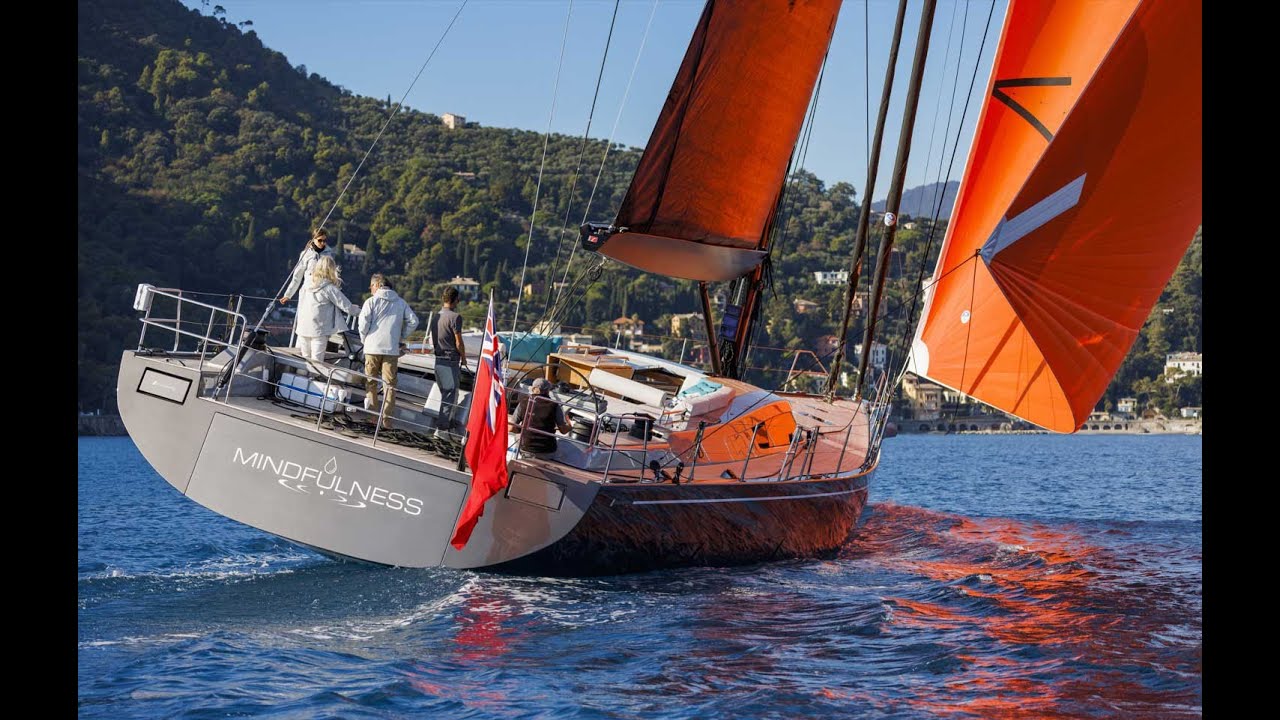 A80 Advanced Yachts 