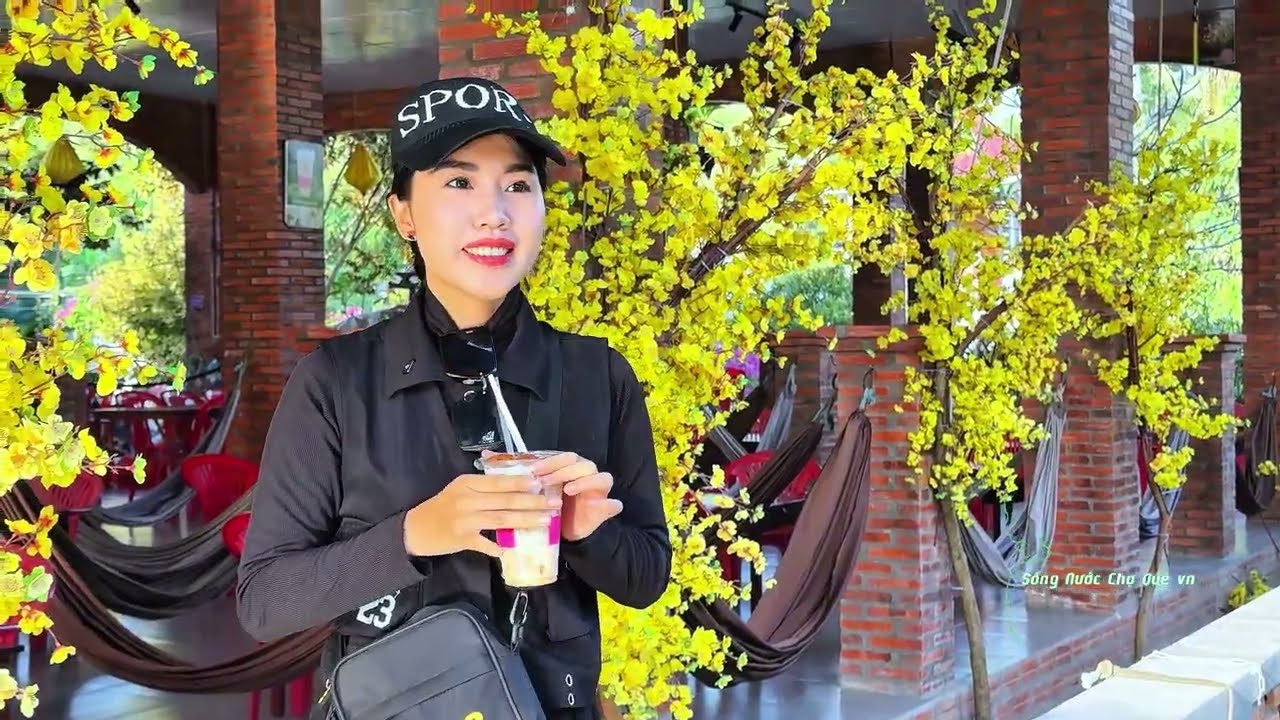 Hành Trình Du Xuân Biên Giới Từ Gánh Xôi Vò Đến Vương Quốc Mắm