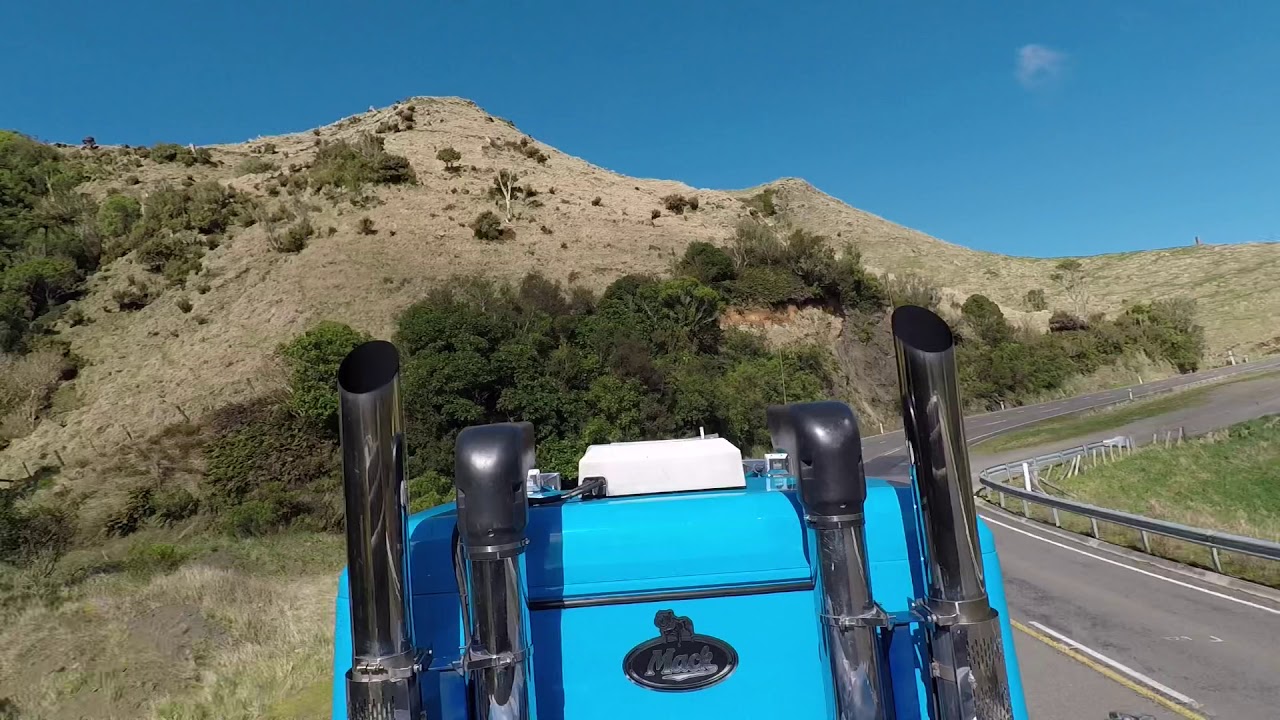 V8 Mack Ultraliner