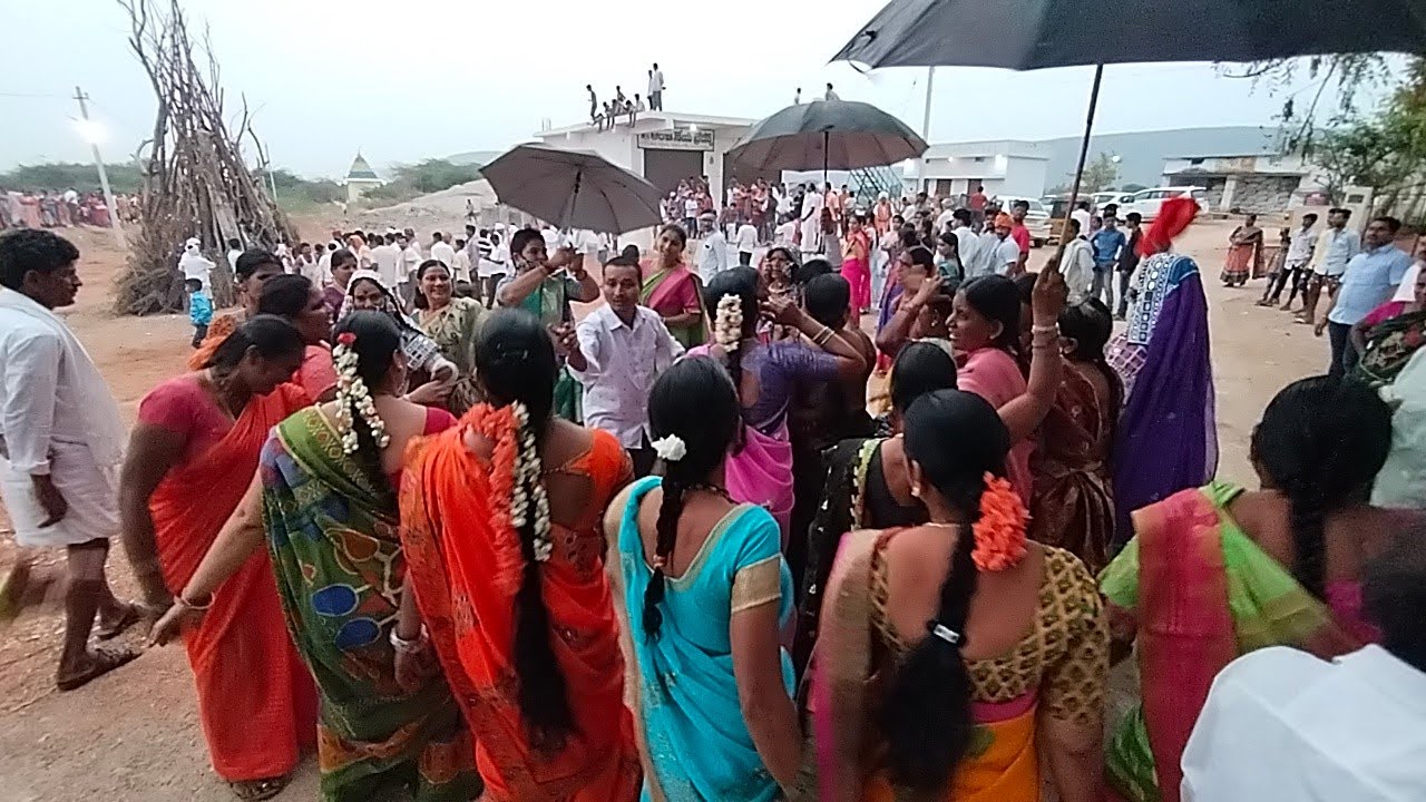 Holi Geed Yadi Bai Bhiya Dance || Banjara Holi Krishna Thanda, Gurrapu Thanda Biggest Holi 2022 7tv