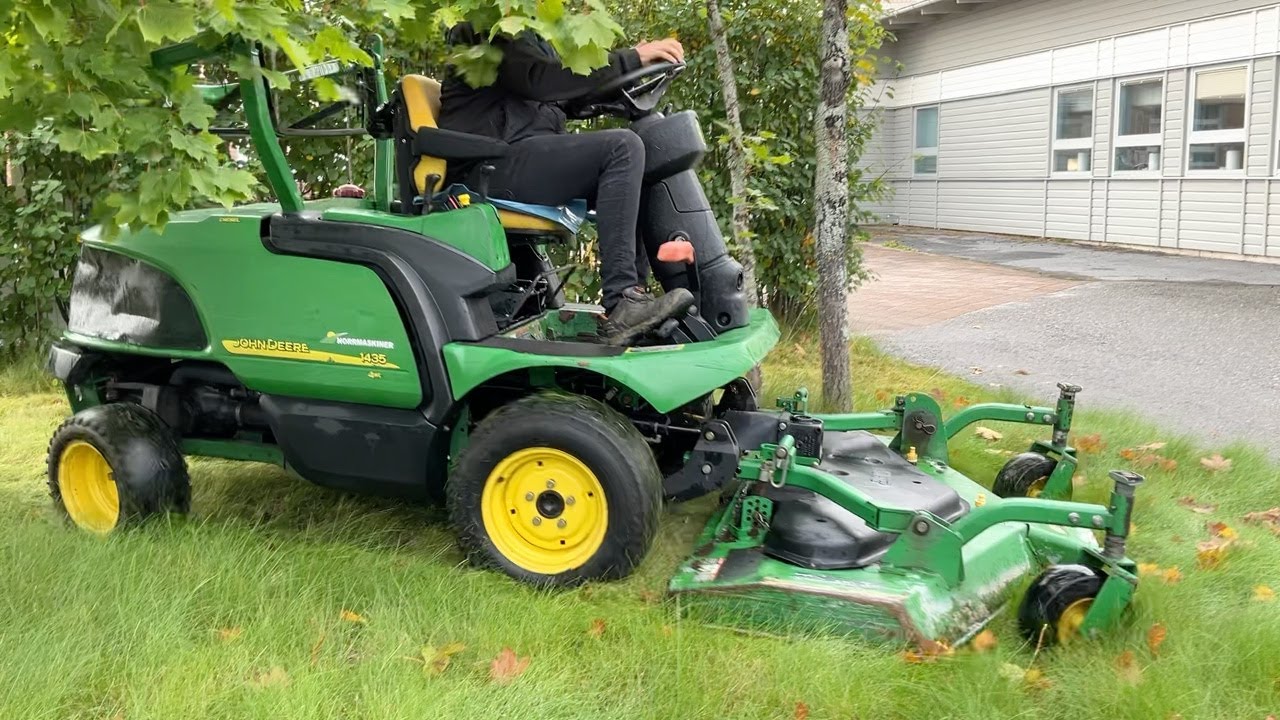 Köp Gräsklippare John Deere 1435 på Klaravik