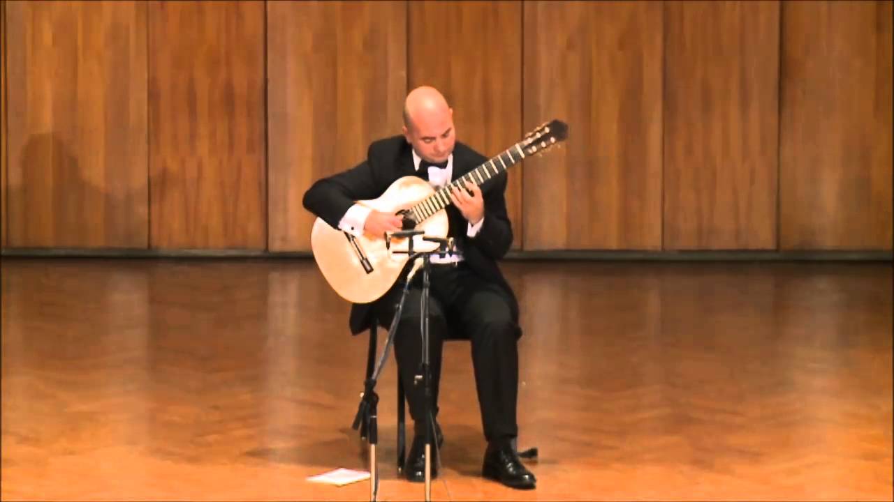 Nemanja Bogunovic plays Por una Cabeza live in concert