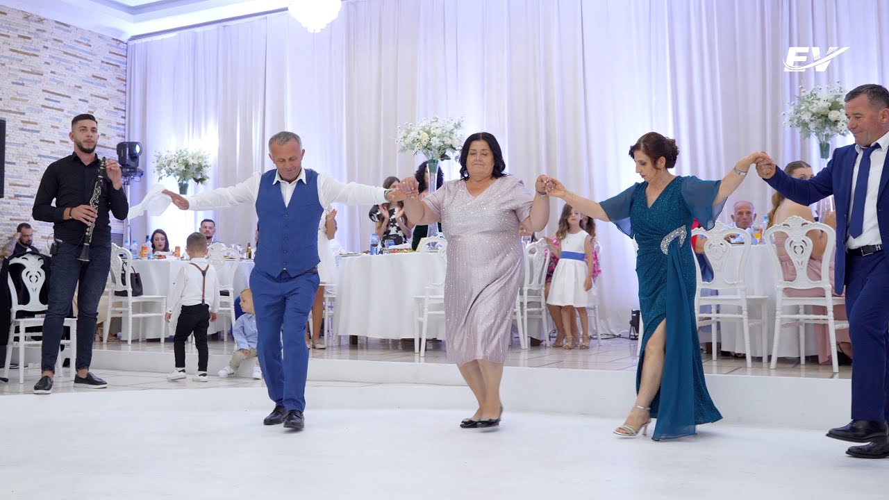 Sindi Yzeiri - I zoti sht&euml;pis&euml; hap dasm&euml;n me vallen e par&euml;  // Erlind Vaja Production