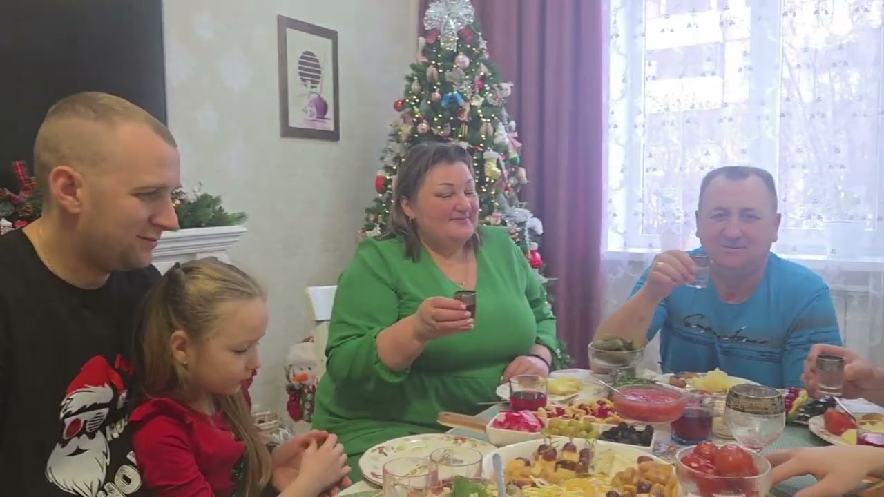 СНЕГ,ОГОНЬКИ И РОДНЫЕ ЛИЦА:НОВЫЙ ГОД В КРУГУ РОДНЫХ!