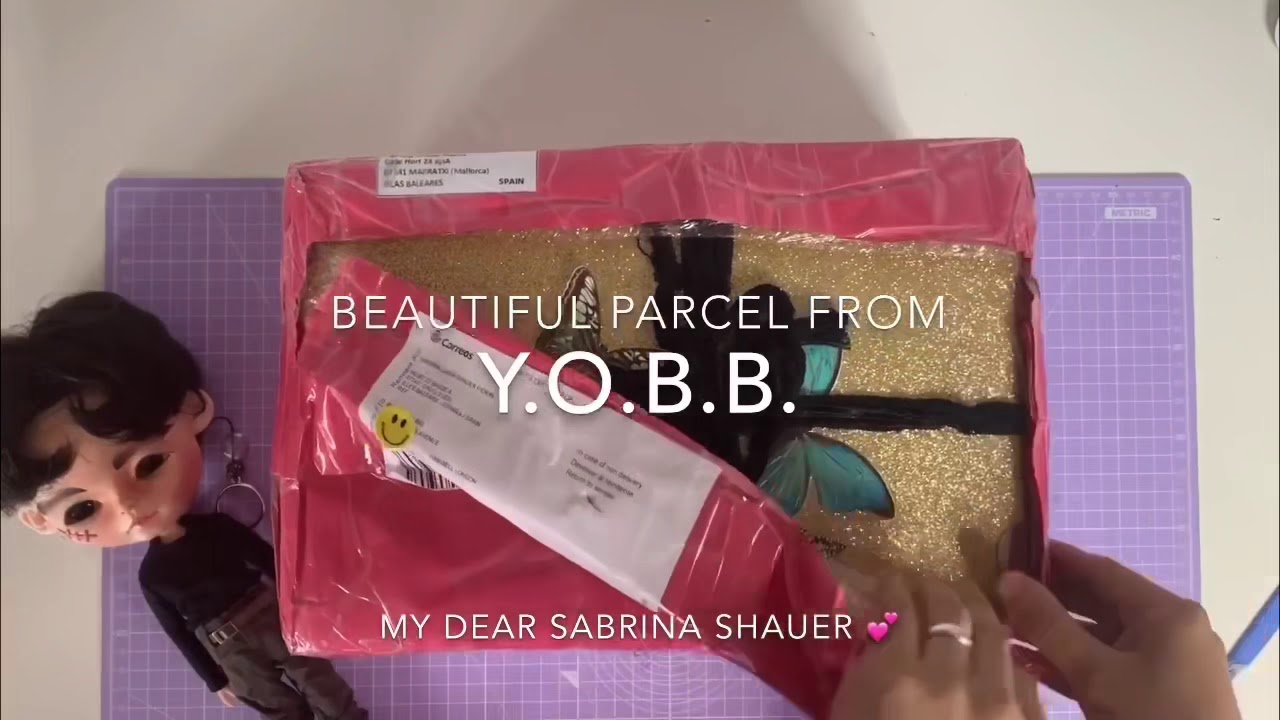 Y.O.B.B. Blythe Clothing Unboxing by SplatterGirlUK