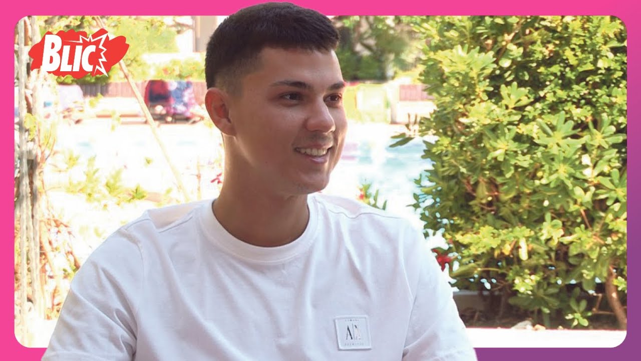 Mali Peja luduje po Budvi: Evo sa kim smo ga uhvatili i šta radi: 