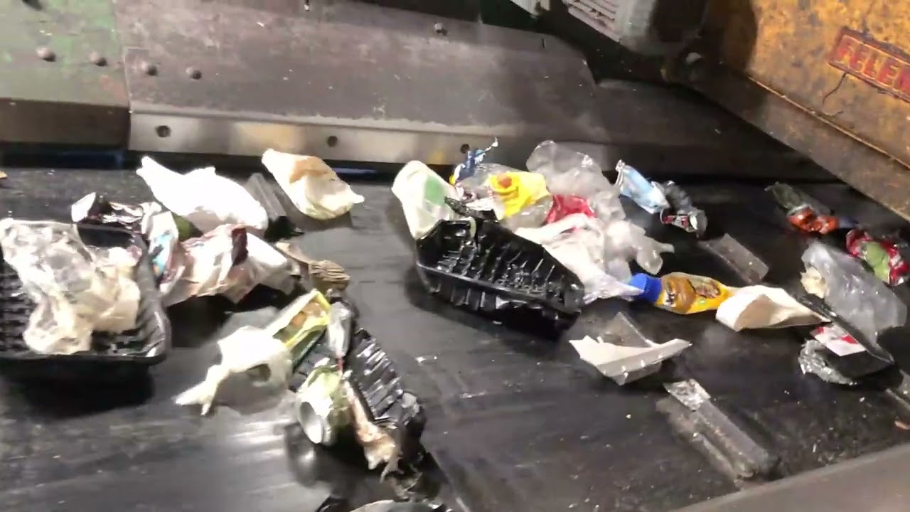 Sådan sorteres plast og metal på sorteringsanlægget i Aalborg