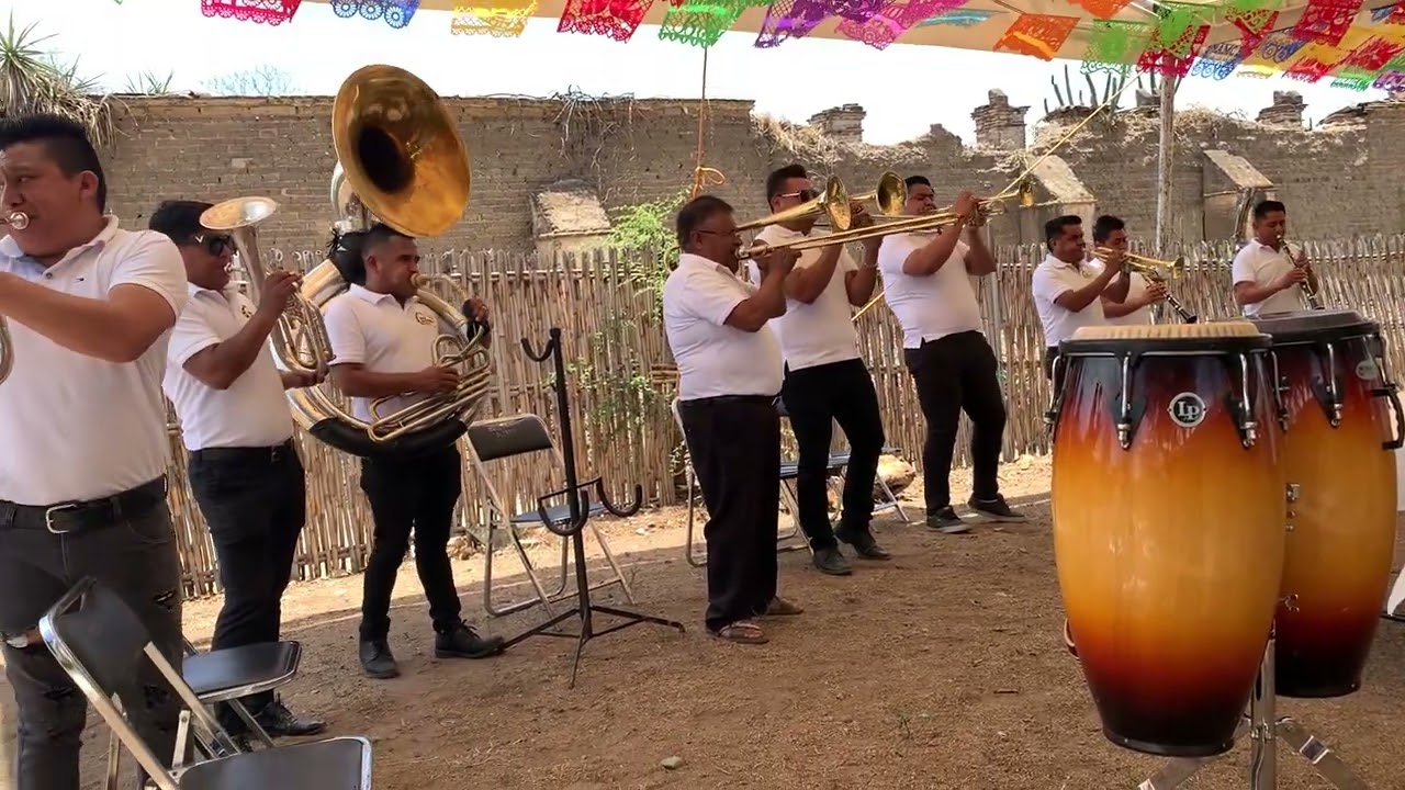 Banda Cruz Martheña - Las Mañanitas, En tu Día