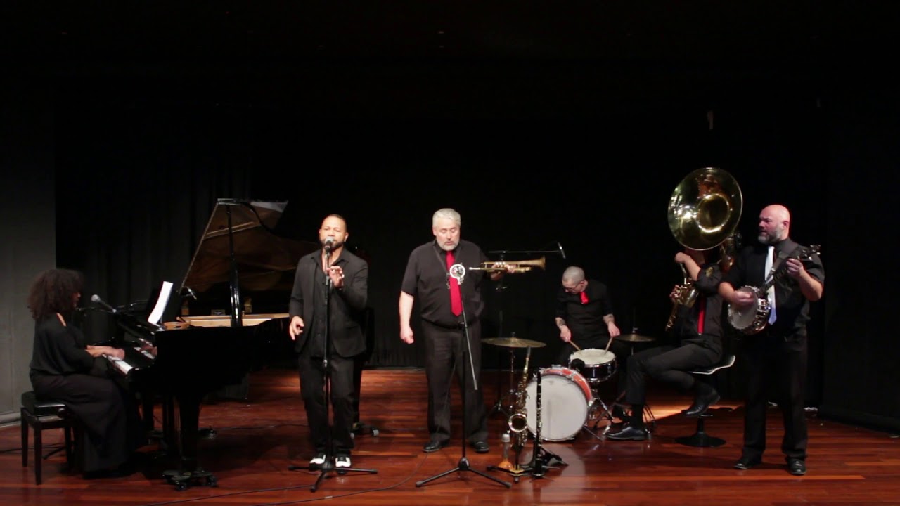 When The Saints Go Marching In / SPIRITUALS JAZZ ORCHESTRA