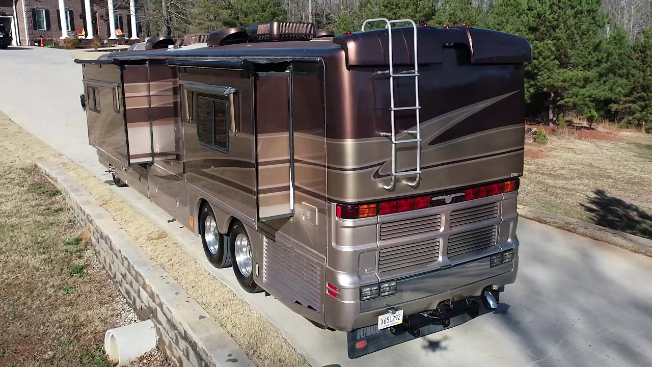 продан American Eagle 42E 2003 года — вершина классического американского автобуса, в образцовом ...