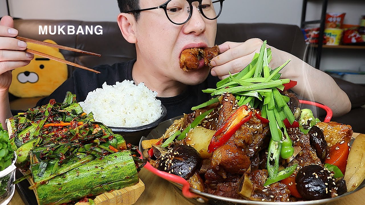 ASMR MUKBANGㅣBraised Pork Short Ribs & CUCUMBER KIMCHIㅣEATING SHOW