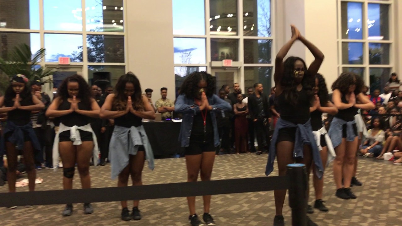 Stroll like an alpha University of Georgia 2017 winners! 