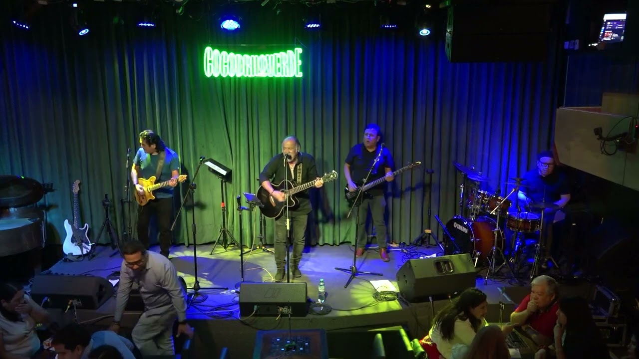 Insurrección  (Ultimo de la Fila)  Toño Méndez