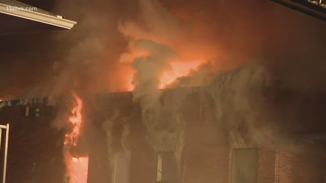 Video shows Atlanta apartment building on fire