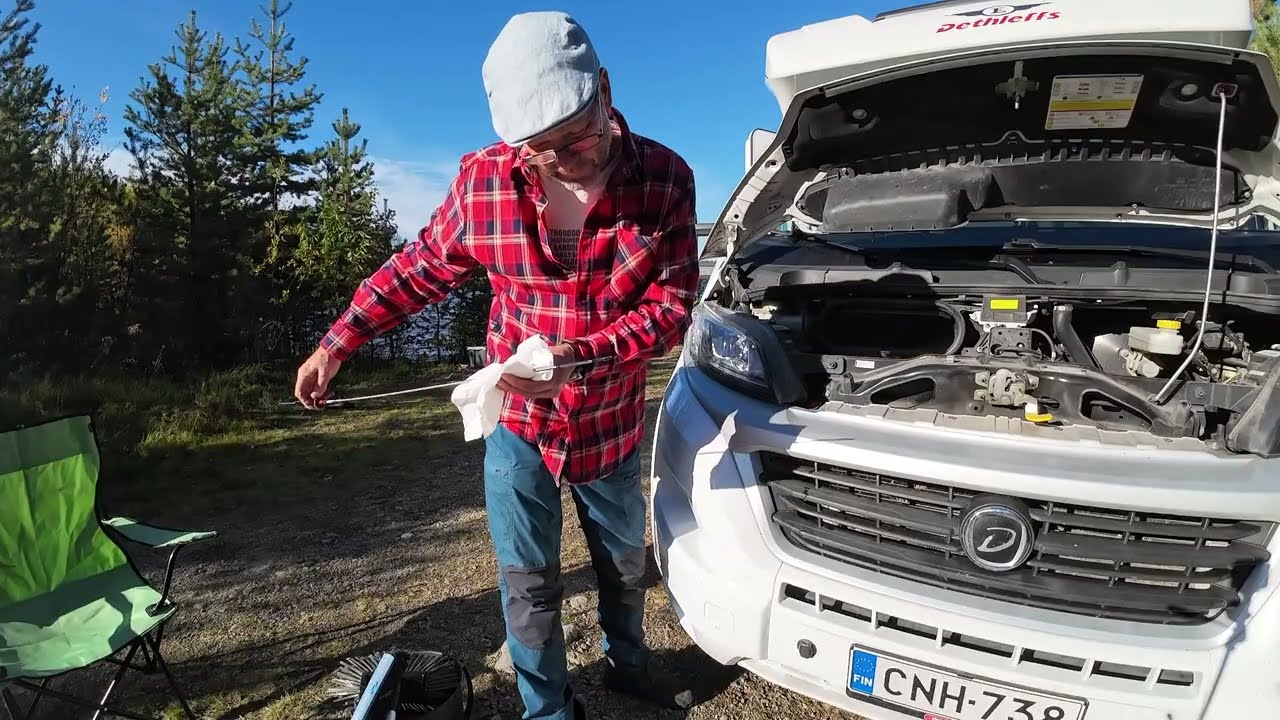 Puskaparkki Nellimissä Inarinjärven rannalla syksyllä 2024