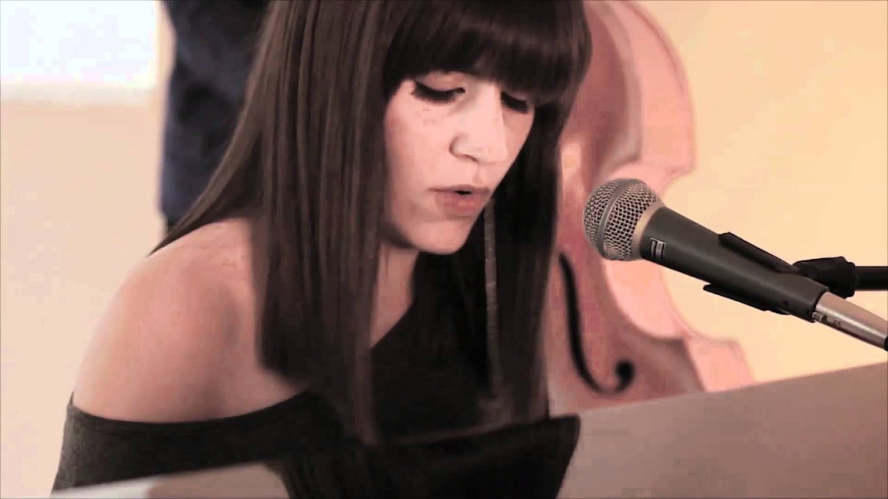 Adele - Someone Like You (Maria Z acoustic cover)