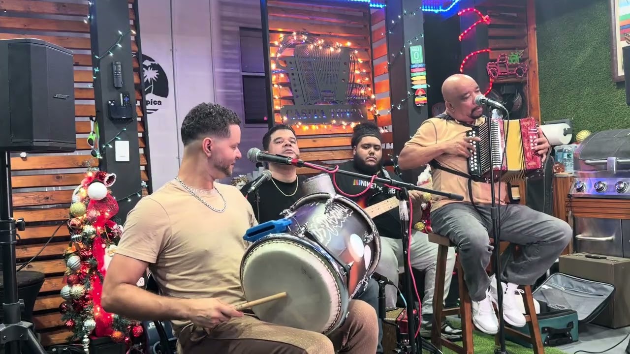 “La Cosquillita” Agapito Pascual🪗 y Los Muchachos - Hollywood, FL- Dec 2025